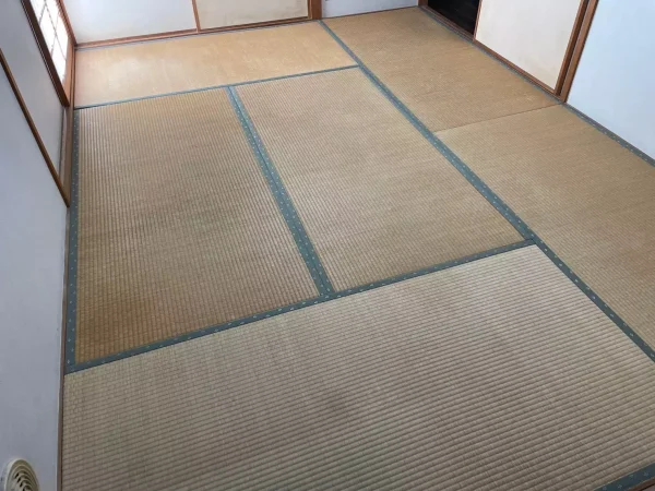 新調畳施工前の6畳部屋