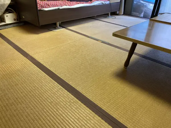 並び敷きの8畳部屋