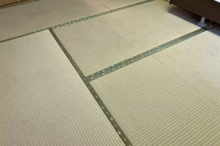 祝儀敷きの8畳部屋