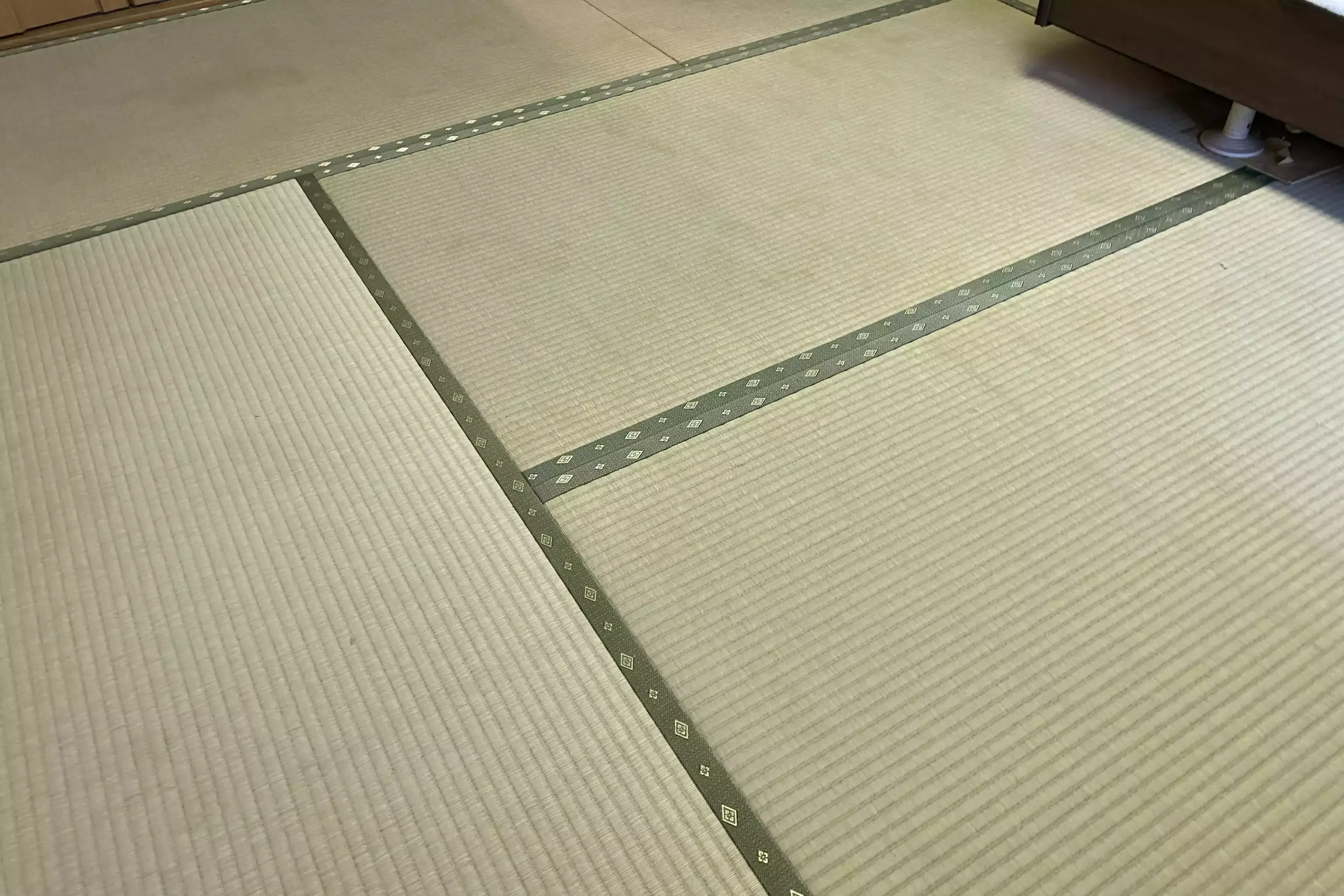 祝儀敷きの8畳部屋