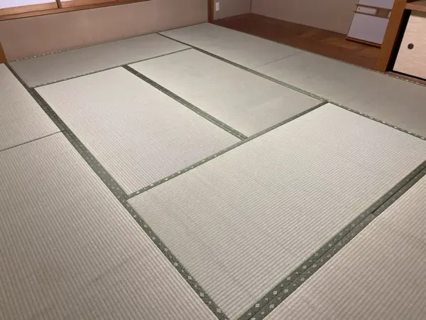 施工後の古民家の畳